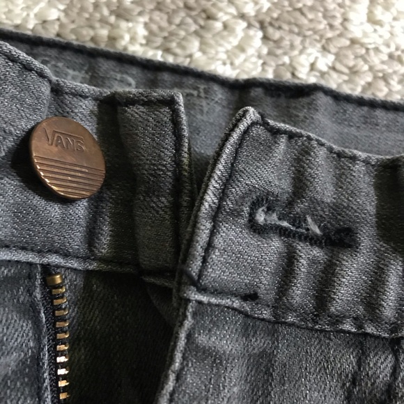 EUC VANS Mid Rise Booty Fringe Shorts Sz 5 - Picture 3 of 5